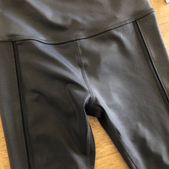 BEYOND YOGA cropped leggings - Picture 3 of 4